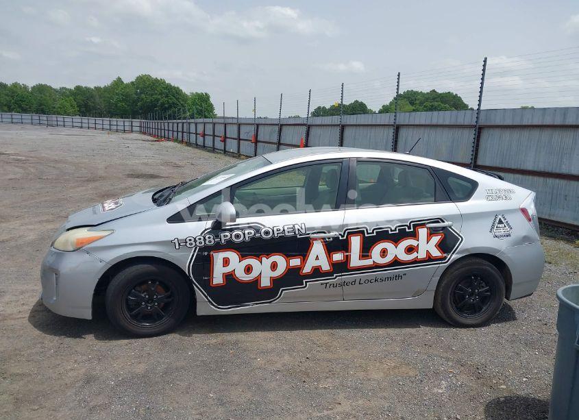 Photo 14 of 2013 Toyota Prius TWO (VIN JTDKN3DU3D5704663)