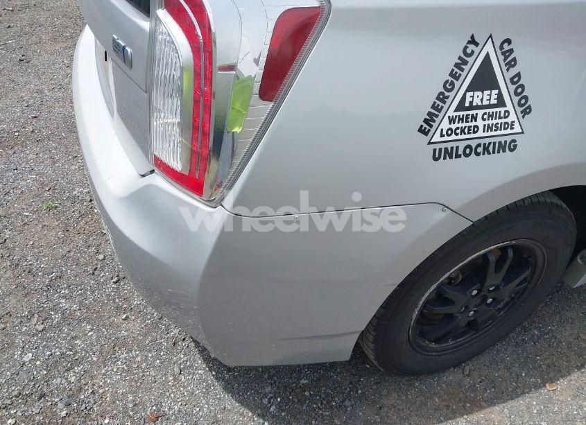 Photo 19 of 2013 Toyota Prius TWO (VIN JTDKN3DU3D5704663)