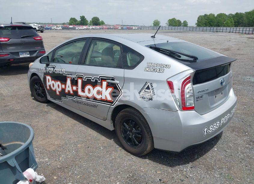 Photo 3 of 2013 Toyota Prius TWO (VIN JTDKN3DU3D5704663)