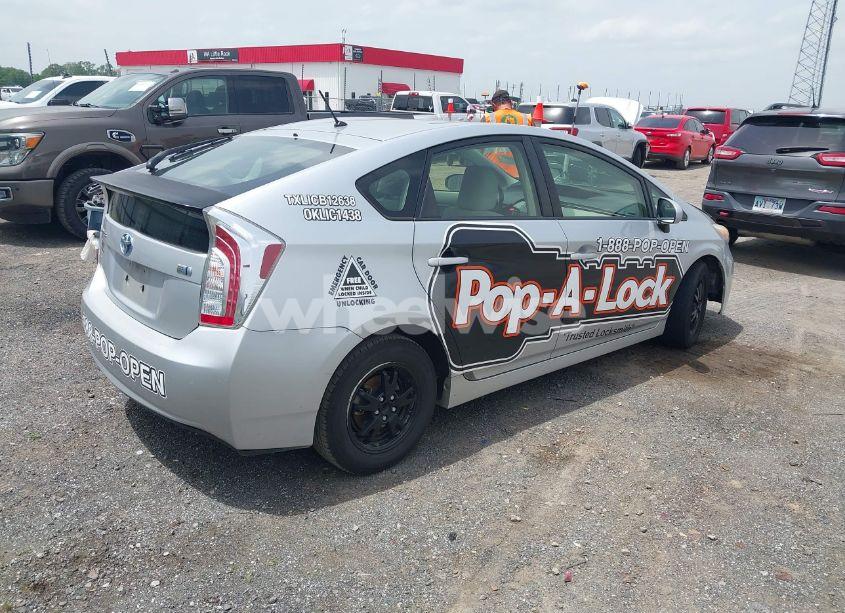 Photo 4 of 2013 Toyota Prius TWO (VIN JTDKN3DU3D5704663)