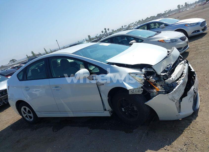 Photo 13 of 2014 Toyota Prius THREE (VIN JTDKN3DU3E0387529)