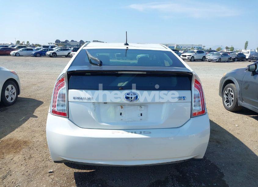 Photo 16 of 2014 Toyota Prius THREE (VIN JTDKN3DU3E0387529)