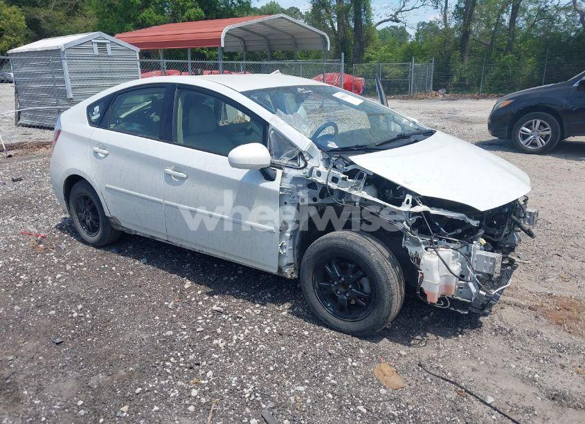 2014 Toyota Prius THREE (VIN JTDKN3DU3E1757260) main photo