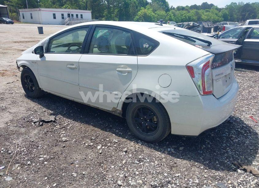 Photo 3 of 2014 Toyota Prius THREE (VIN JTDKN3DU3E1757260)