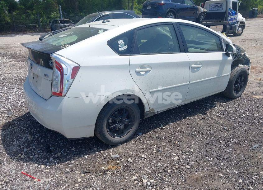 Photo 4 of 2014 Toyota Prius THREE (VIN JTDKN3DU3E1757260)