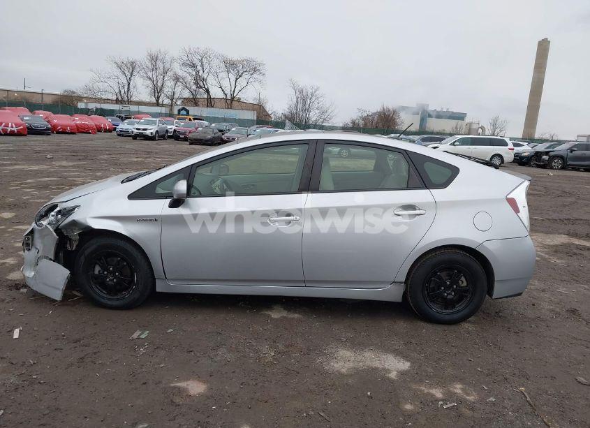 Photo 15 of 2014 Toyota Prius (VIN JTDKN3DU3E1820082)