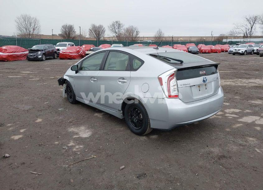 Photo 3 of 2014 Toyota Prius (VIN JTDKN3DU3E1820082)