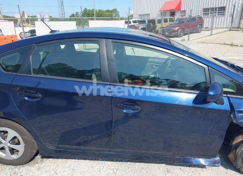 Photo 13 of 2015 Toyota Prius THREE (VIN JTDKN3DU3F0421406)