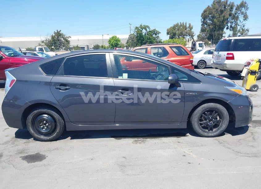 Photo 14 of 2015 Toyota Prius THREE (VIN JTDKN3DU3F0446208)