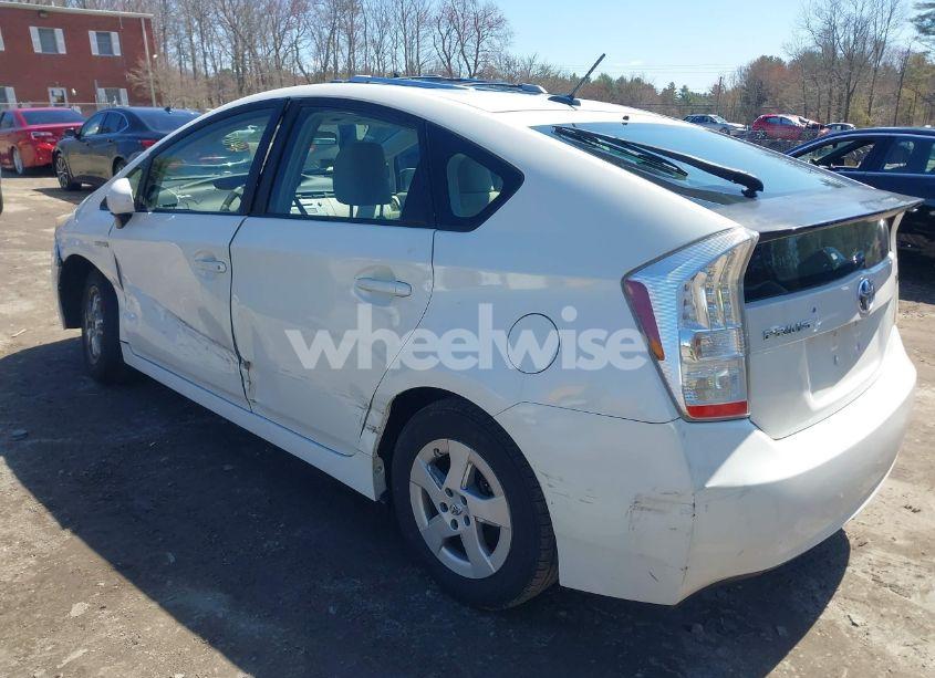 Photo 3 of 2010 Toyota Prius III (VIN JTDKN3DU4A0070286)
