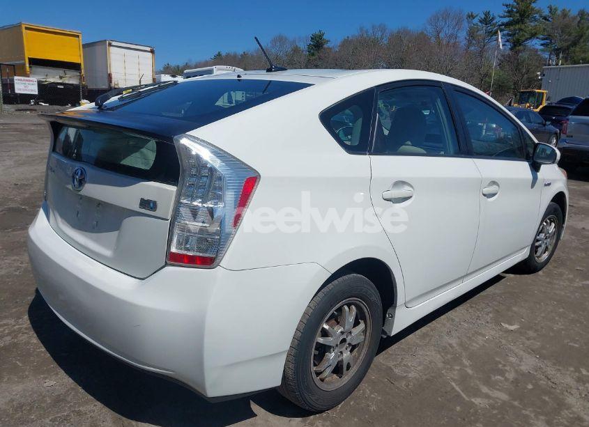 Photo 4 of 2010 Toyota Prius III (VIN JTDKN3DU4A0070286)