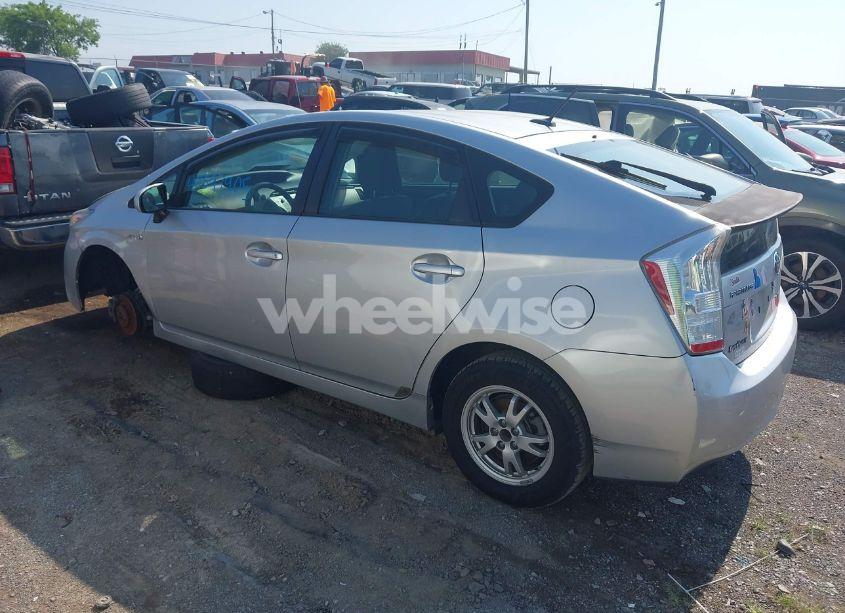 Photo 3 of 2010 Toyota Prius II (VIN JTDKN3DU4A0118918)