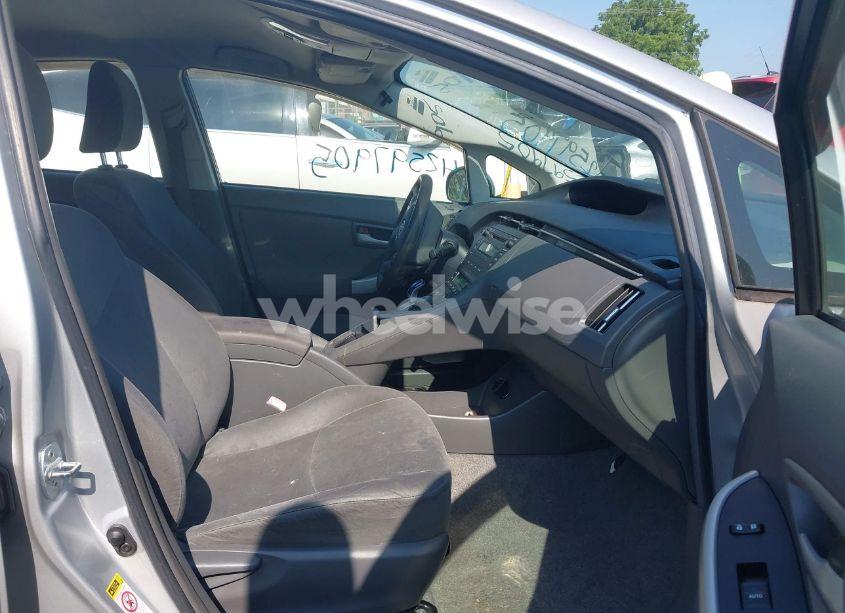 Photo 5 of 2010 Toyota Prius II (VIN JTDKN3DU4A0118918)