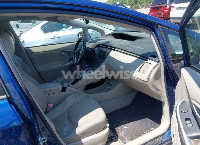 Photo 5 of 2010 Toyota Prius IV (VIN JTDKN3DU4A0126565)