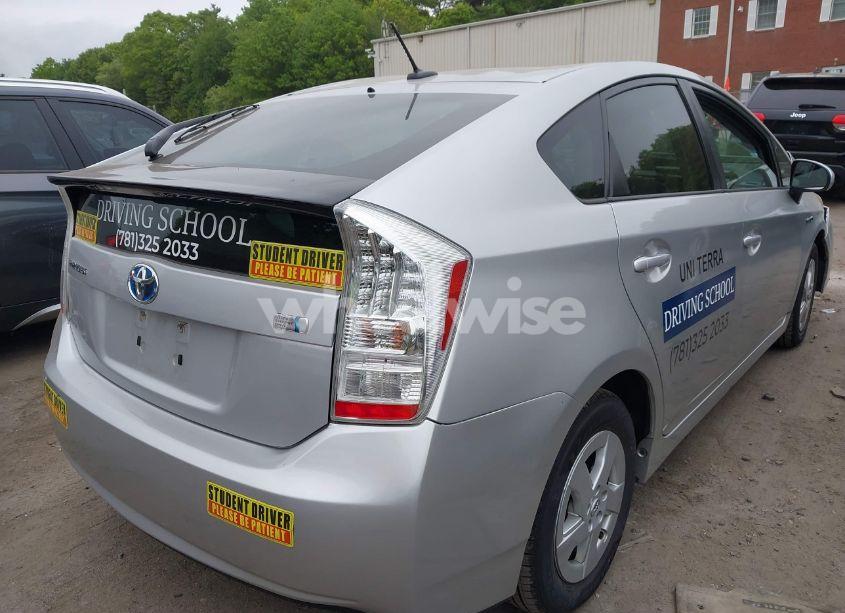 Photo 4 of 2010 Toyota Prius II (VIN JTDKN3DU4A0149991)