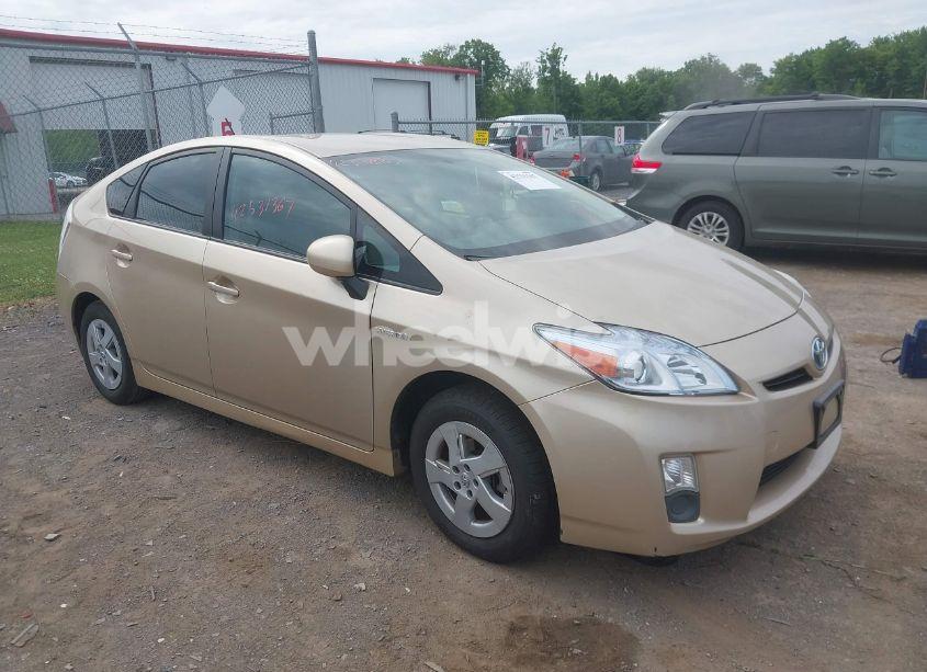 2010 Toyota Prius III (VIN JTDKN3DU4A1033202) main photo