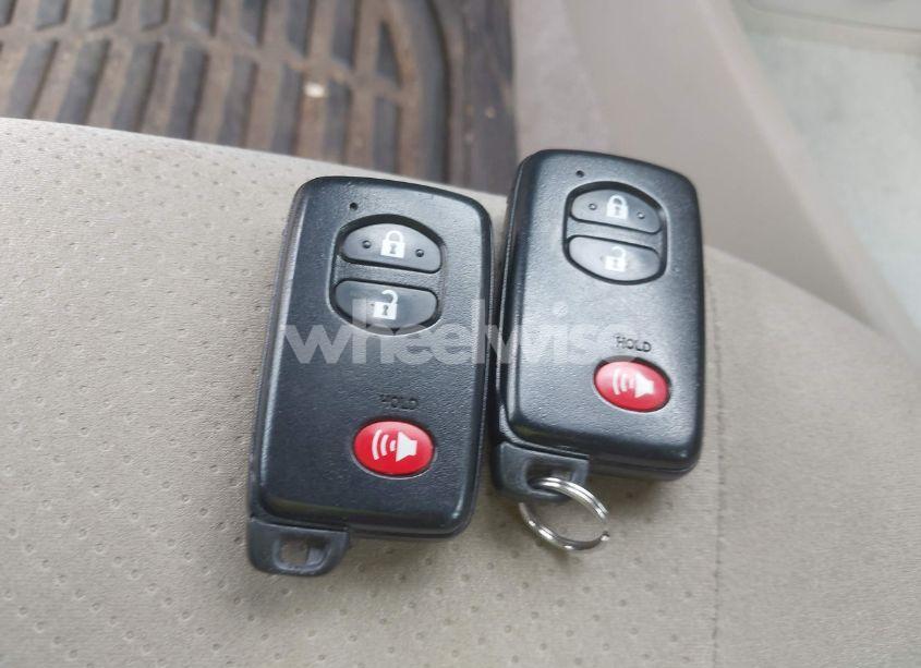 Photo 11 of 2010 Toyota Prius III (VIN JTDKN3DU4A1033202)