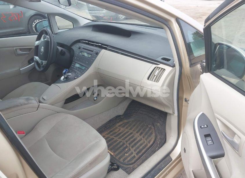 Photo 5 of 2010 Toyota Prius III (VIN JTDKN3DU4A1033202)