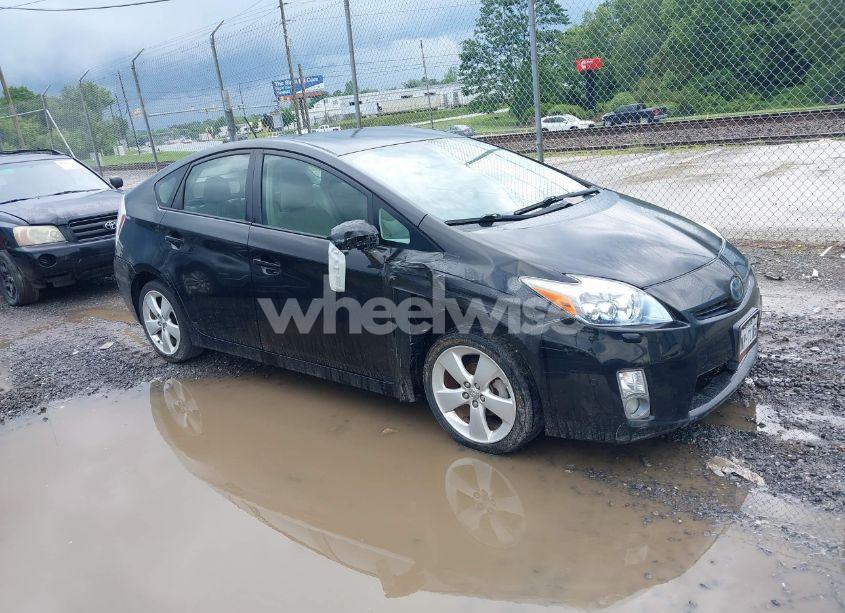 2011 Toyota Prius FIVE (VIN JTDKN3DU4B0268240) main photo