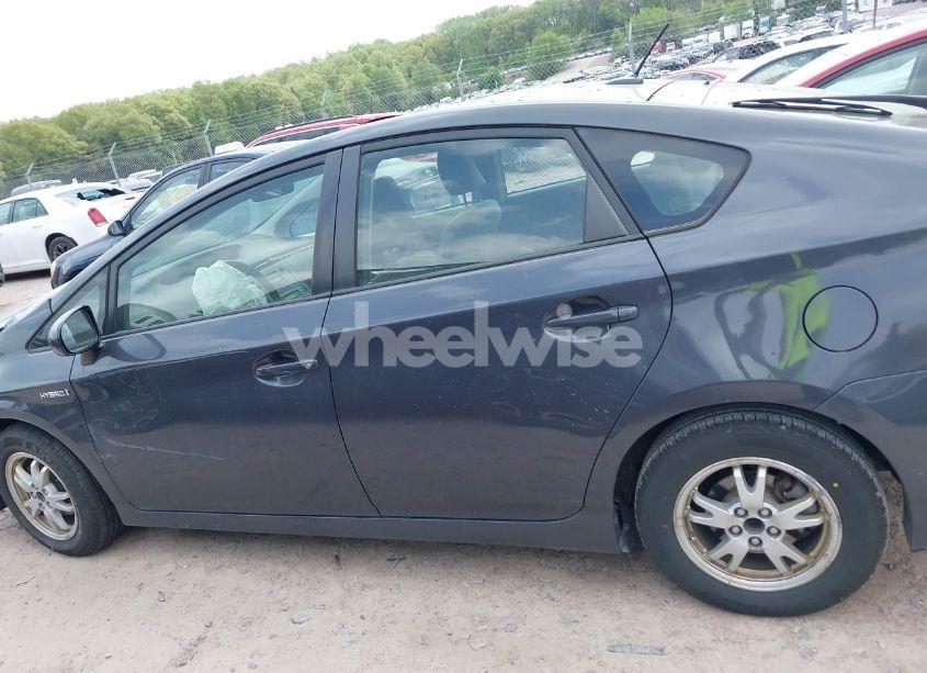 Photo 13 of 2011 Toyota Prius TWO (VIN JTDKN3DU4B0303598)