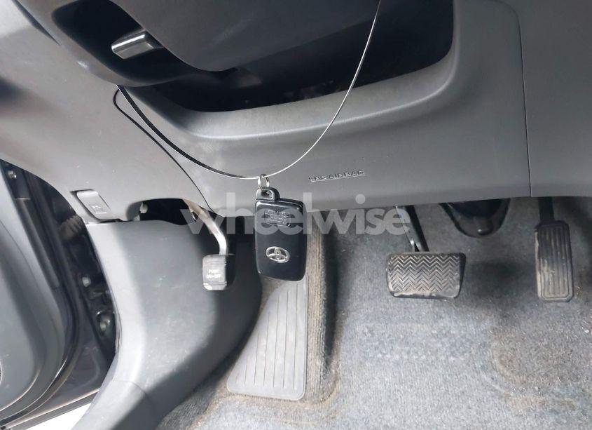 Photo 11 of 2011 Toyota Prius TWO (VIN JTDKN3DU4B5304642)