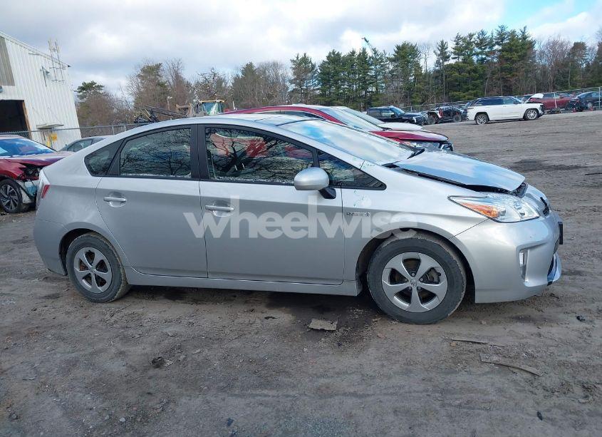 Photo 13 of 2012 Toyota Prius THREE (VIN JTDKN3DU4C5500727)