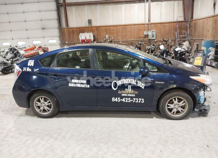 Photo 13 of 2013 Toyota Prius FOUR (VIN JTDKN3DU4D1634016)