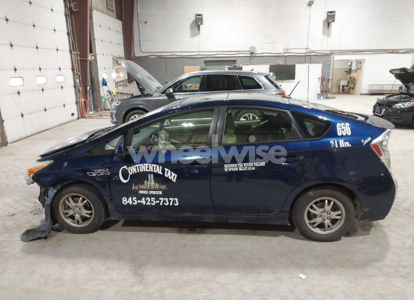 Photo 14 of 2013 Toyota Prius FOUR (VIN JTDKN3DU4D1634016)