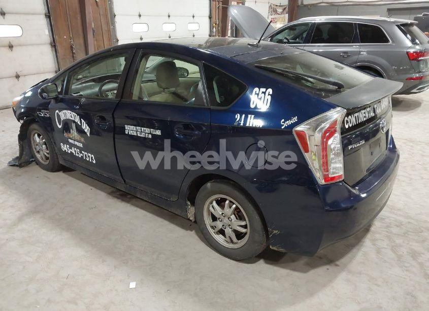 Photo 3 of 2013 Toyota Prius FOUR (VIN JTDKN3DU4D1634016)