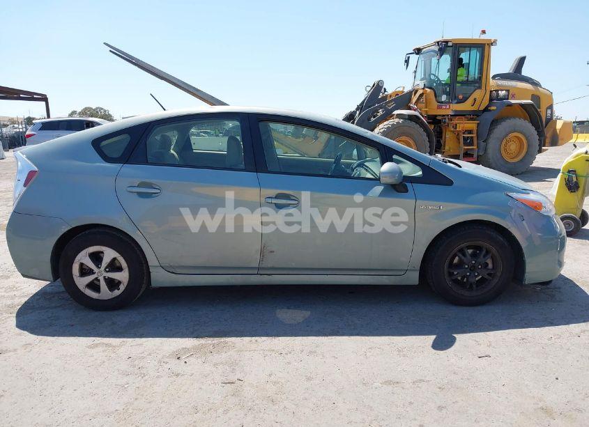 Photo 13 of 2013 Toyota Prius TWO (VIN JTDKN3DU4D5585599)