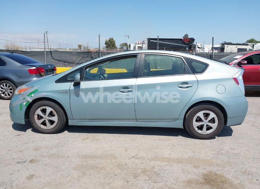 Photo 14 of 2013 Toyota Prius TWO (VIN JTDKN3DU4D5585599)