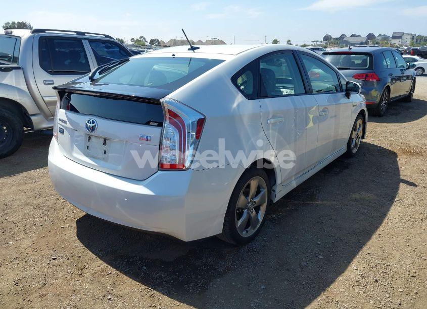 Photo 4 of 2013 Toyota Prius PERSONA (VIN JTDKN3DU4D5591368)
