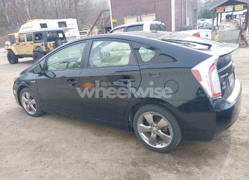 Photo 14 of 2013 Toyota Prius THREE SE (VIN JTDKN3DU4D5599308)