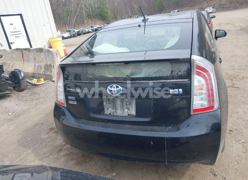 Photo 16 of 2013 Toyota Prius THREE SE (VIN JTDKN3DU4D5599308)