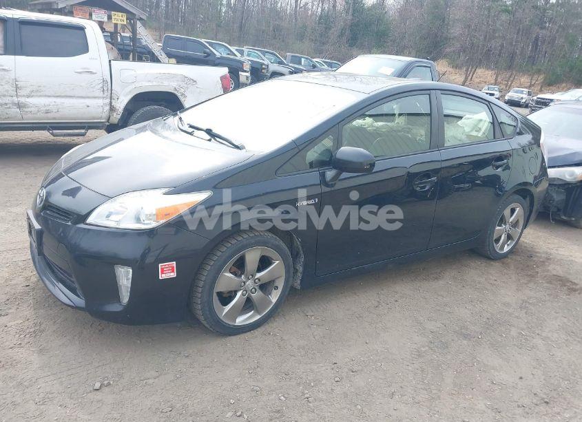 Photo 2 of 2013 Toyota Prius THREE SE (VIN JTDKN3DU4D5599308)