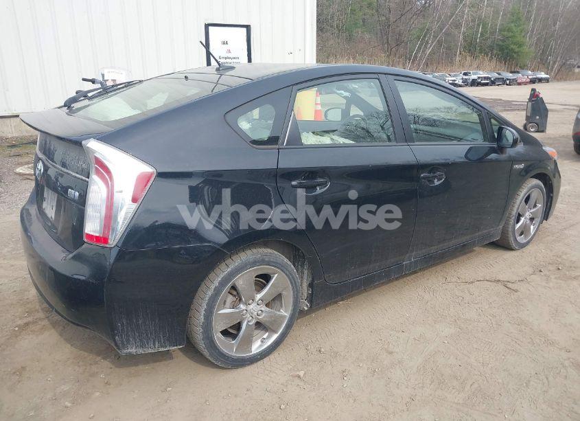 Photo 4 of 2013 Toyota Prius THREE SE (VIN JTDKN3DU4D5599308)