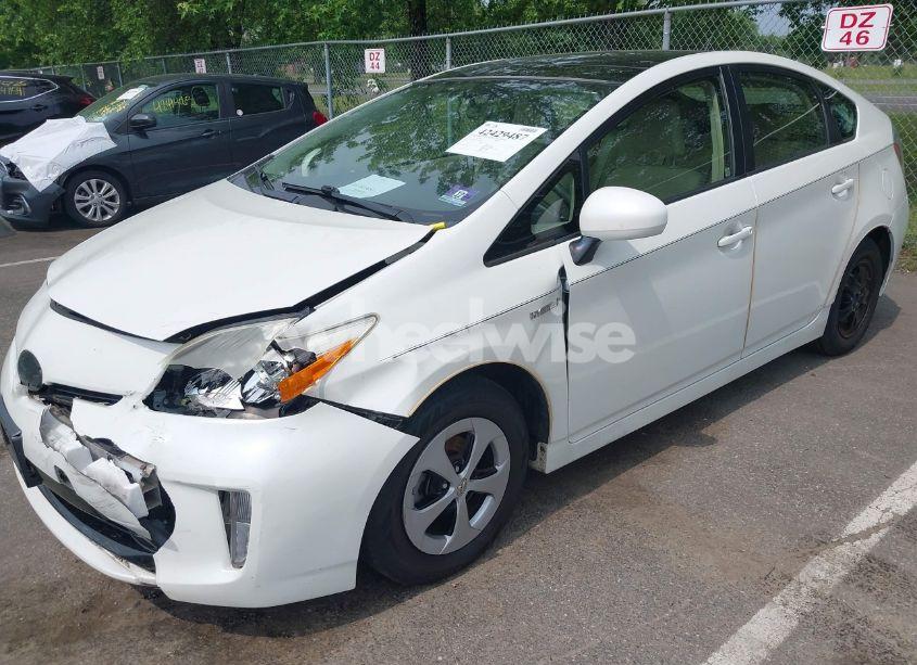 Photo 2 of 2013 Toyota Prius THREE (VIN JTDKN3DU4D5632369)