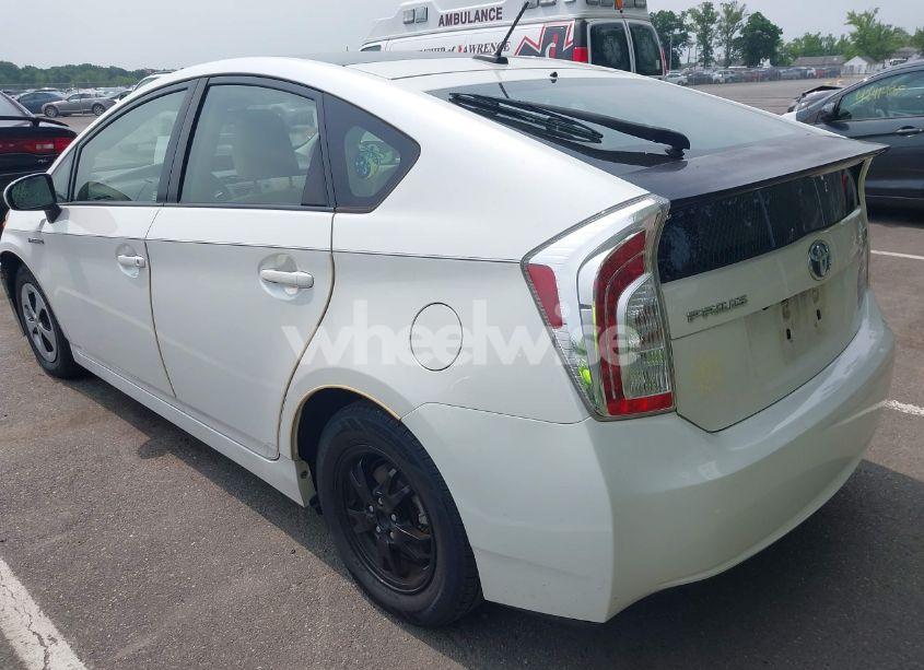 Photo 3 of 2013 Toyota Prius THREE (VIN JTDKN3DU4D5632369)