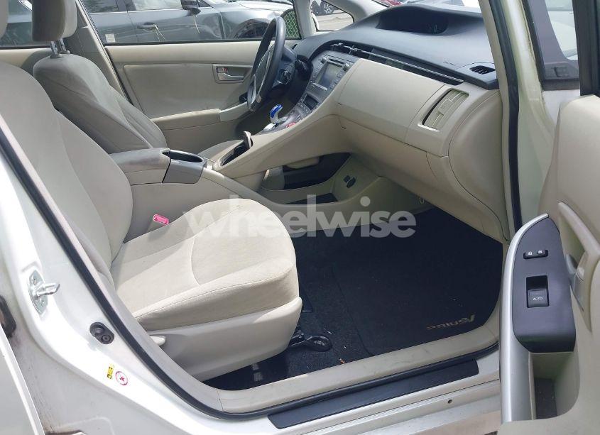 Photo 5 of 2013 Toyota Prius THREE (VIN JTDKN3DU4D5632369)