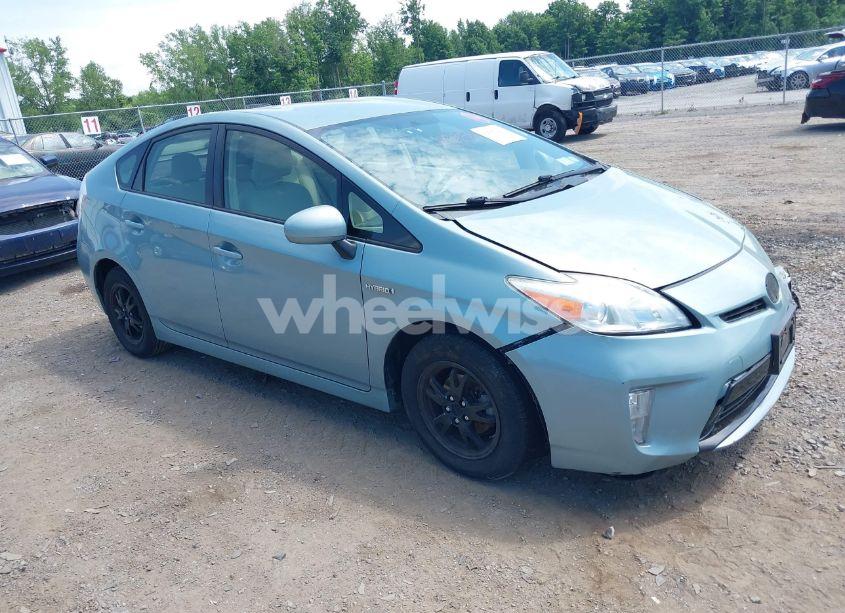 2013 Toyota Prius TWO (VIN JTDKN3DU4D5692877) main photo