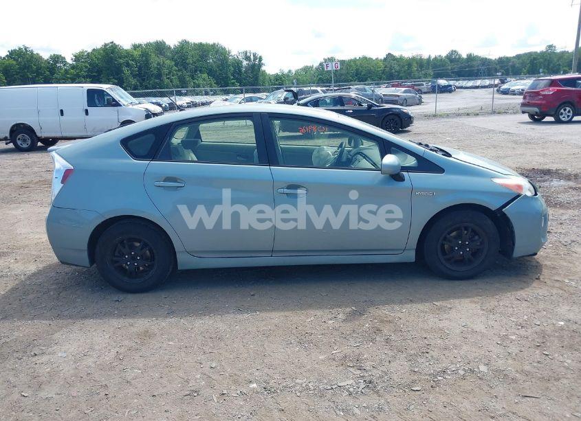 Photo 13 of 2013 Toyota Prius TWO (VIN JTDKN3DU4D5692877)