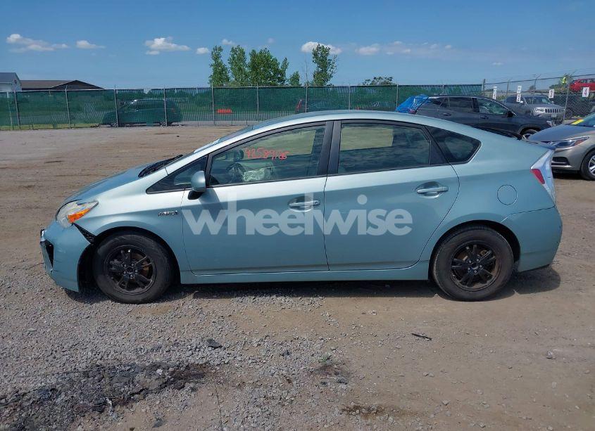 Photo 14 of 2013 Toyota Prius TWO (VIN JTDKN3DU4D5692877)