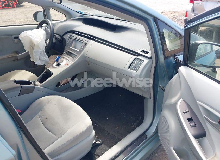 Photo 5 of 2013 Toyota Prius TWO (VIN JTDKN3DU4D5692877)