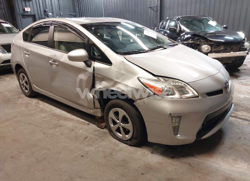 2014 Toyota Prius THREE (VIN JTDKN3DU4E0388091) main photo