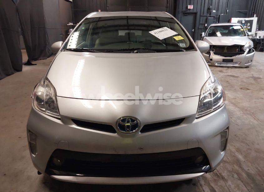 Photo 12 of 2014 Toyota Prius THREE (VIN JTDKN3DU4E0388091)