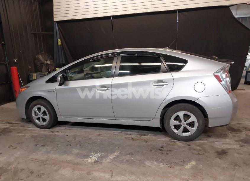 Photo 14 of 2014 Toyota Prius THREE (VIN JTDKN3DU4E0388091)