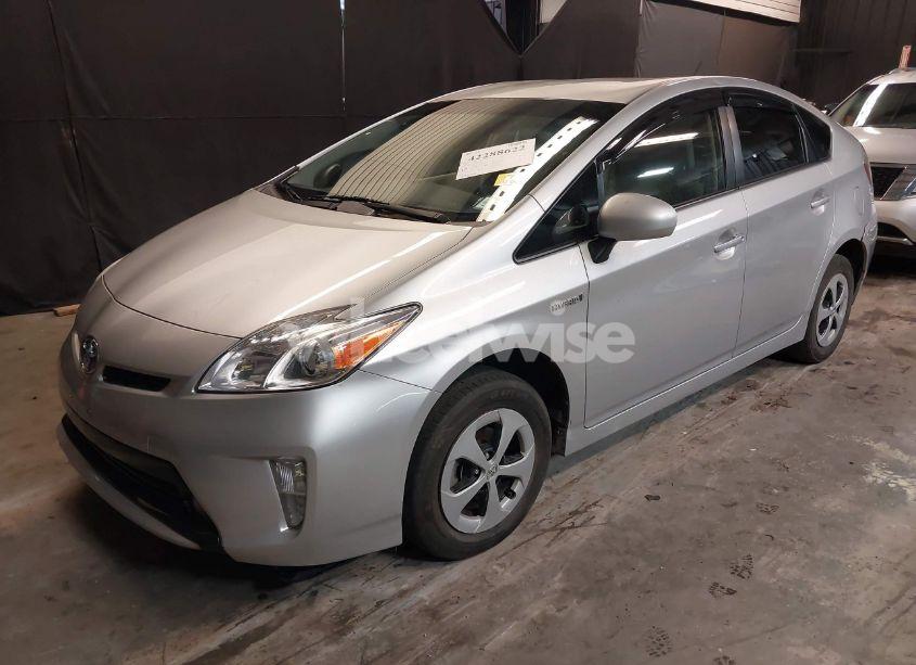 Photo 2 of 2014 Toyota Prius THREE (VIN JTDKN3DU4E0388091)