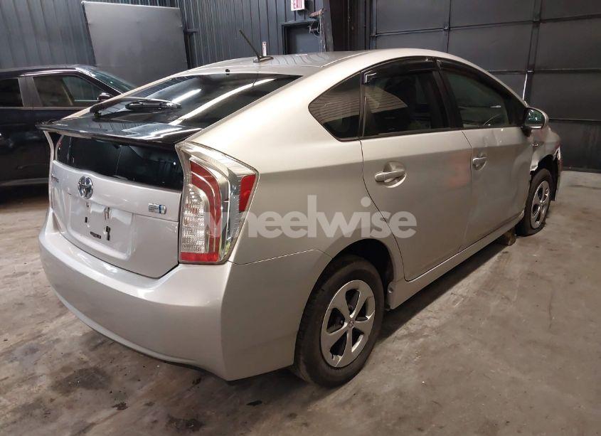 Photo 4 of 2014 Toyota Prius THREE (VIN JTDKN3DU4E0388091)