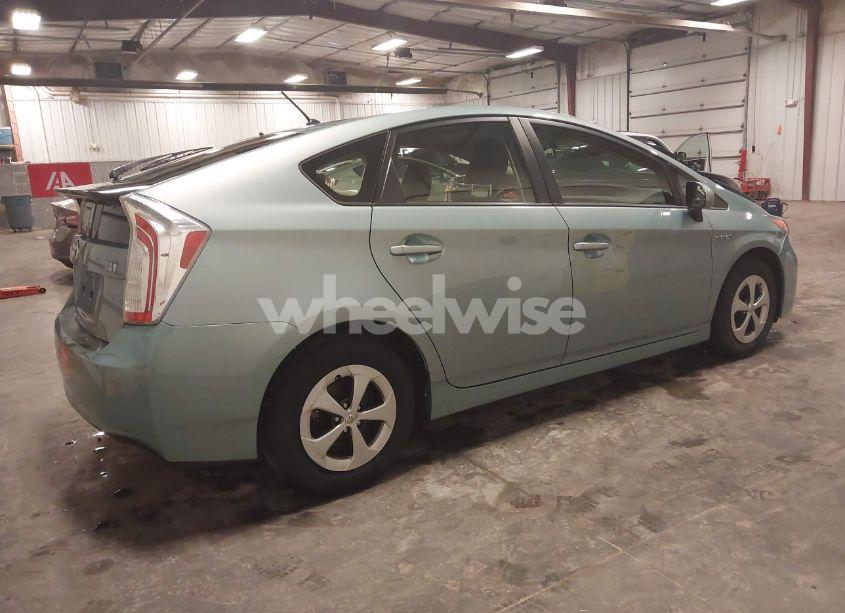 Photo 4 of 2014 Toyota Prius FIVE/FOUR/THREE/TWO (VIN JTDKN3DU4E1744713)