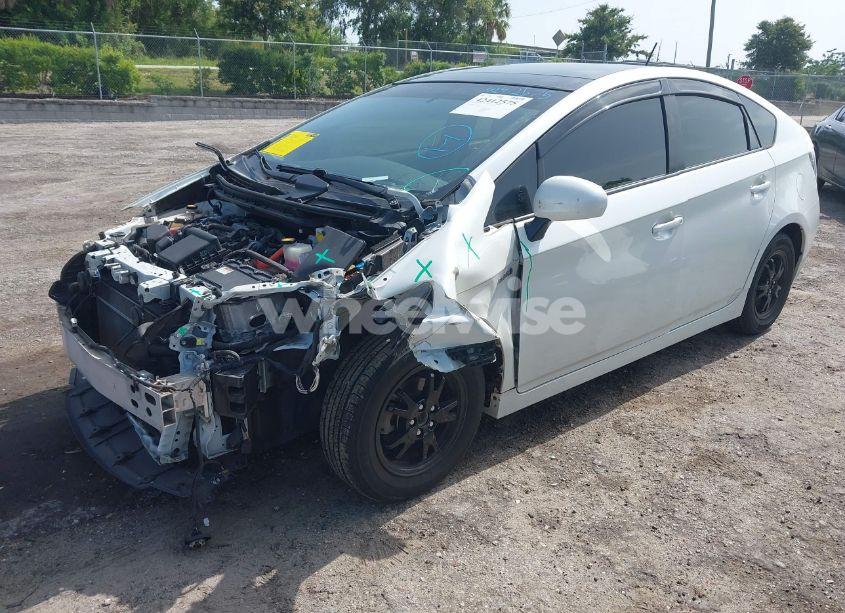 Photo 2 of 2014 Toyota Prius FOUR (VIN JTDKN3DU4E1749488)